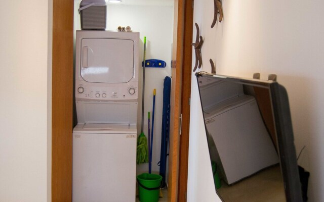 Manesse 25-26-204 by iMexico