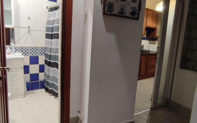 Апартаменти трехкімнатні в самому центрі для 6-х