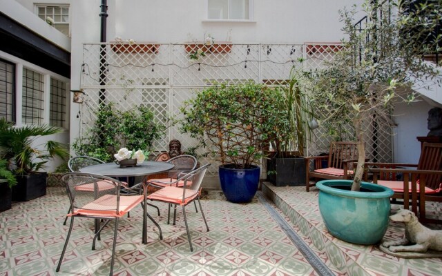 Exquisite Cadogan Square Knightsbridge Apartment