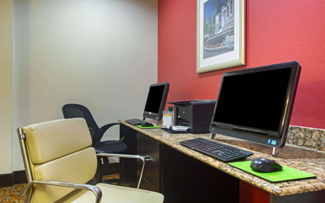 La Quinta Inn & Suites by Wyndham Pearsall