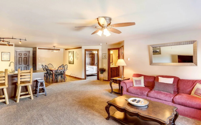 Centrally-located Deadwood Apt w/ Mountain Views!
