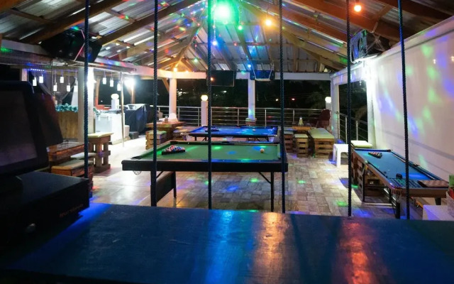 Edma Aparta Hotel