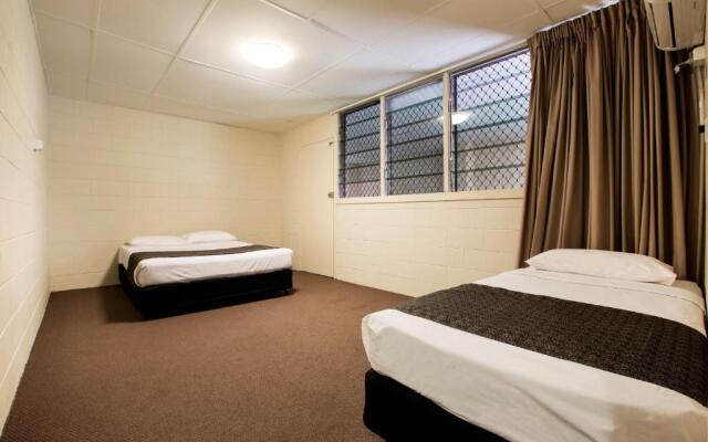 Nightcap at Dalrymple Hotel – Guest Rooms – Garbutt