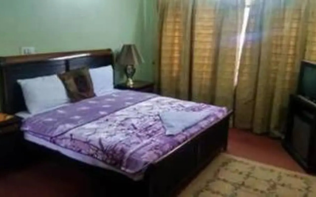 Hotel Orash Lodges
