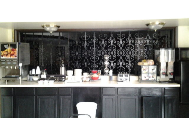 Hanover Hotel & Banquet Center