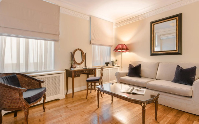 Noble Suites
