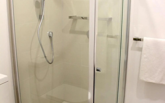 Whitehorse Apartment Hotel