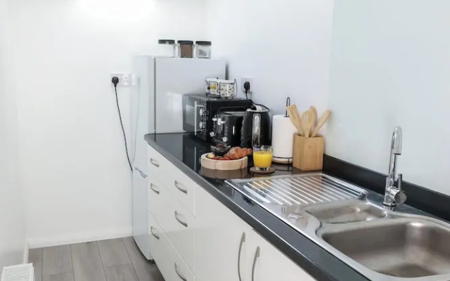 4 Guests - 2 Bedrooms - City Escape Retreat