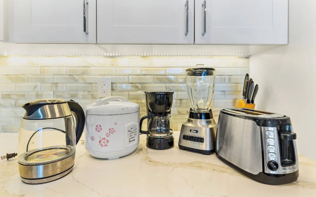 Ocean View 1BR at Ilikai Marina