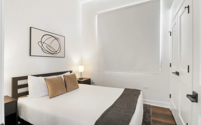 Stylish 4BR Stay - State rep