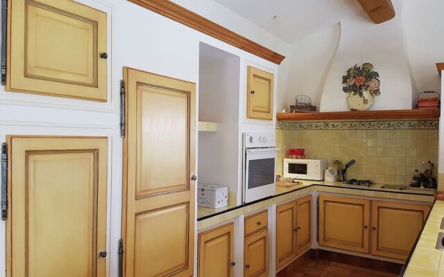 Provencal Air-conditioned Villa With Private Pool and Stunning Views