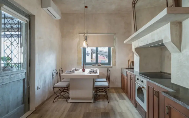 Inotropes Boutique Suites