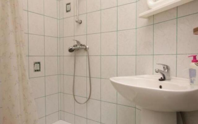 Darka - free parking - A1 Mali(2+1)