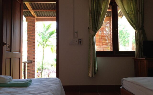 Be Home 3 Hostel and Bungalow