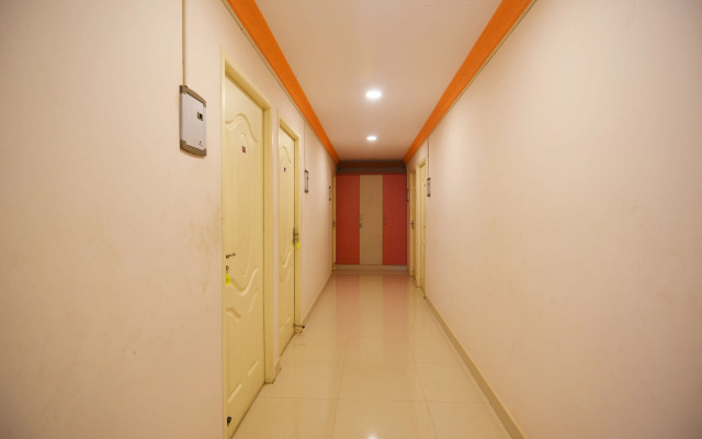 Ulo R2 Banquet and Room