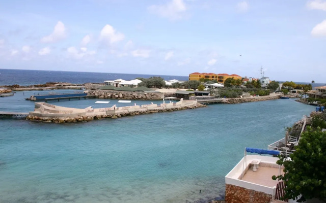 Sea-view Apartment in Mambo Beach Near Seaaquarium