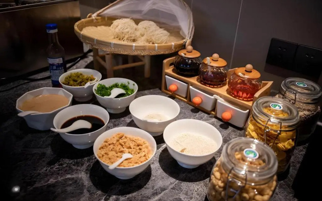 Home Inn Selected (Shanghai Lujiazui, Expo Center)