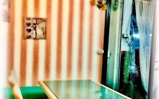 Bann Banburee Hostel & Cafe