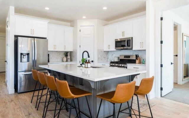 Palms Away By Redawning