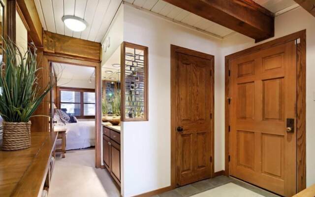 Snowmass Village 2 Bedroom Platinum-rated Ski In, Ski Out Condo