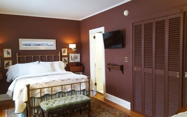 The White House Inn