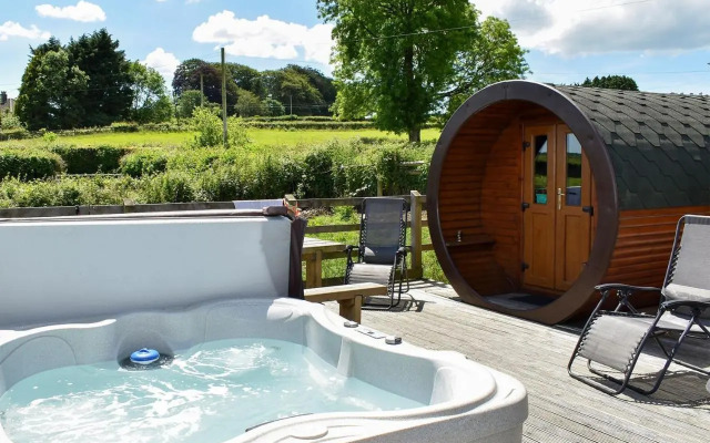 Rivendell Glamping Pod - UK11881