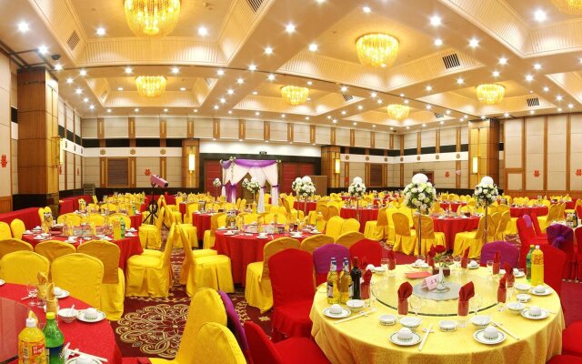 Gold Source Sunshine Hotel