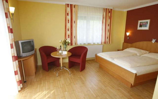 Golf & Therme Sonnenpension Hotel Garni