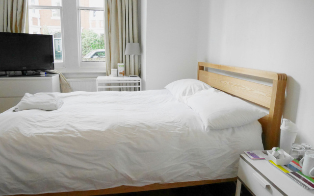 Kew Studios and Rooms