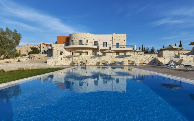 New beautiful complex with villa's and app., big pool, sea views, SW crete