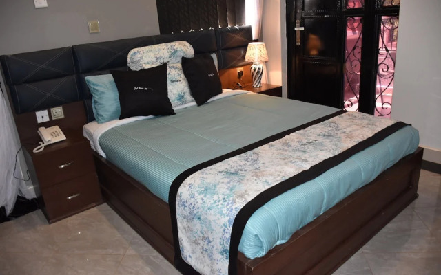 Pent House Inn Namugongo