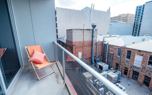 Paradiso on Bent - Netflix - Wifi - City life