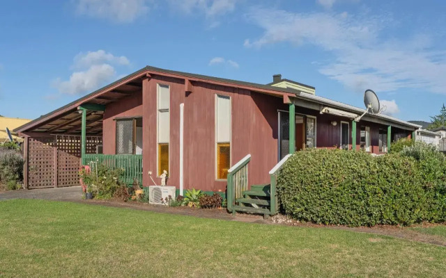 The Jandal House - Whitianga Holiday Home