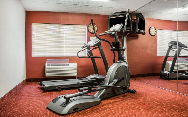 Clarion Pointe Jamestown - Falconer