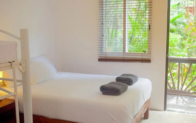 Mango Hotel