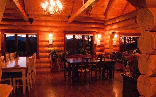 Petit Hotel of Log House Tombouctou