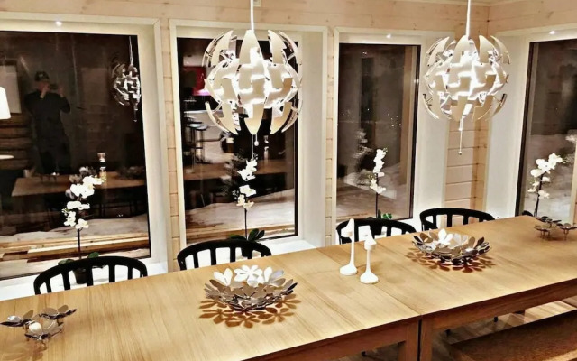Large 8-9-bed Central Ski Innout House in Hemavan