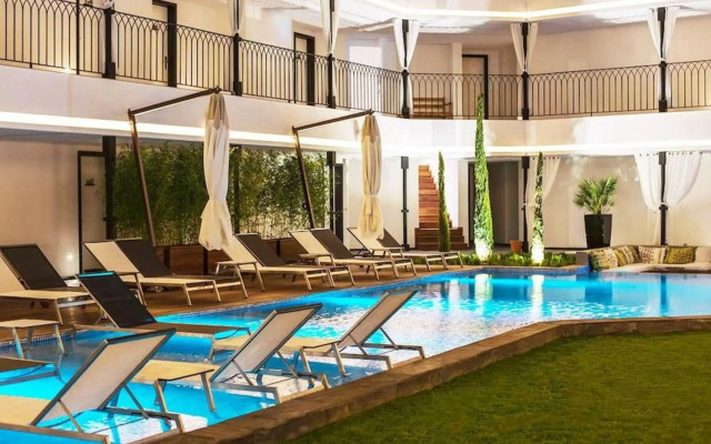 Mola Cunda Hotel