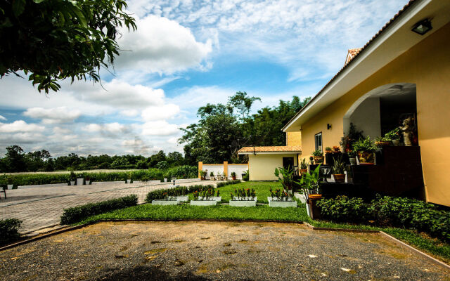Nok Resort & Hotel