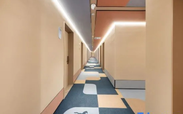 HanTing Hotel (Pingliang Greenland Plaza Liuhu Park)