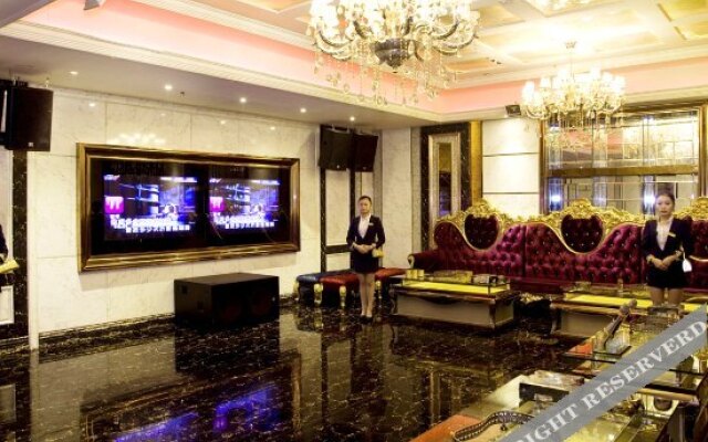 Royal Hotel