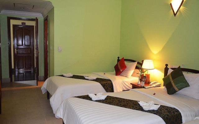 Parklane Hotel