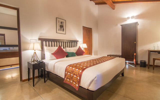 Kings Pavilion Hotel