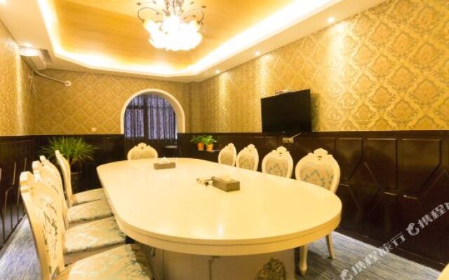 Hongmayi Theme Hotel Xinxiang Qingchun Jiyi