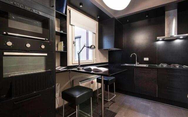 Downtown Luxury Design Apartment
