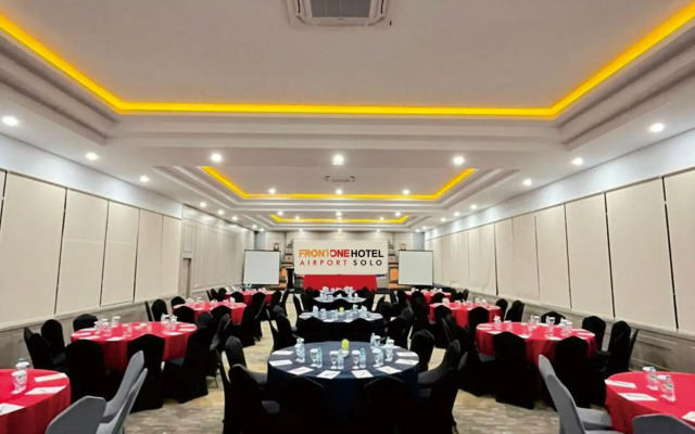 Front One Hotel Airport Solo