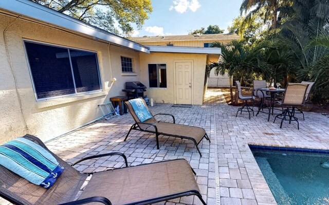 Peacock Bungalow - Left