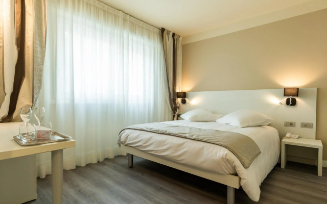 La Dolce Vita Hotel