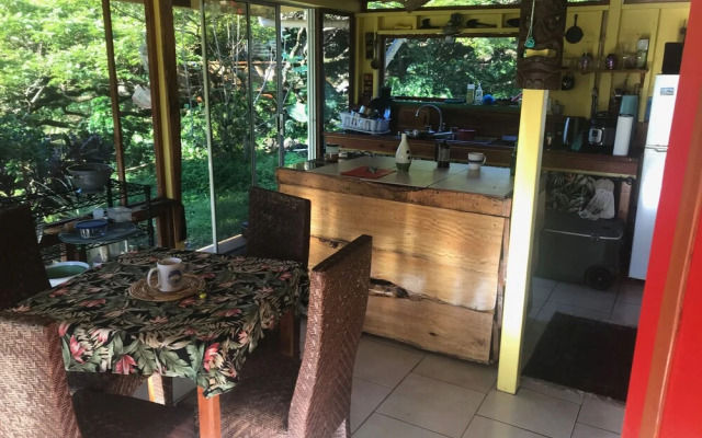 Sweet Spot Stay - Tikis and Treetops