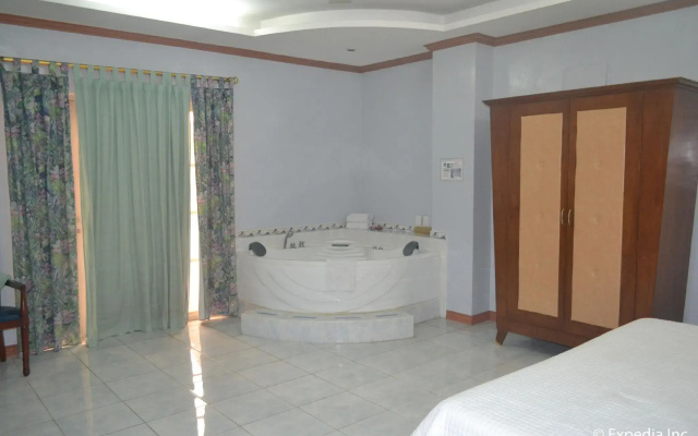 Pacific Breeze Hotel and Resort